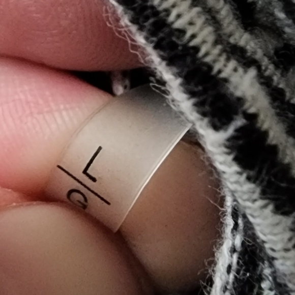 Tahari Black White Striped Tee Short Sleeve Women's Large L Scoop Neck Basic EUC - Picture 4 of 6